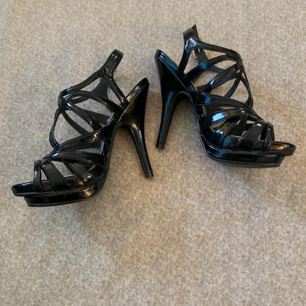 Steve Madden Black Strappy Platform Sandals - Picture 2 of 4